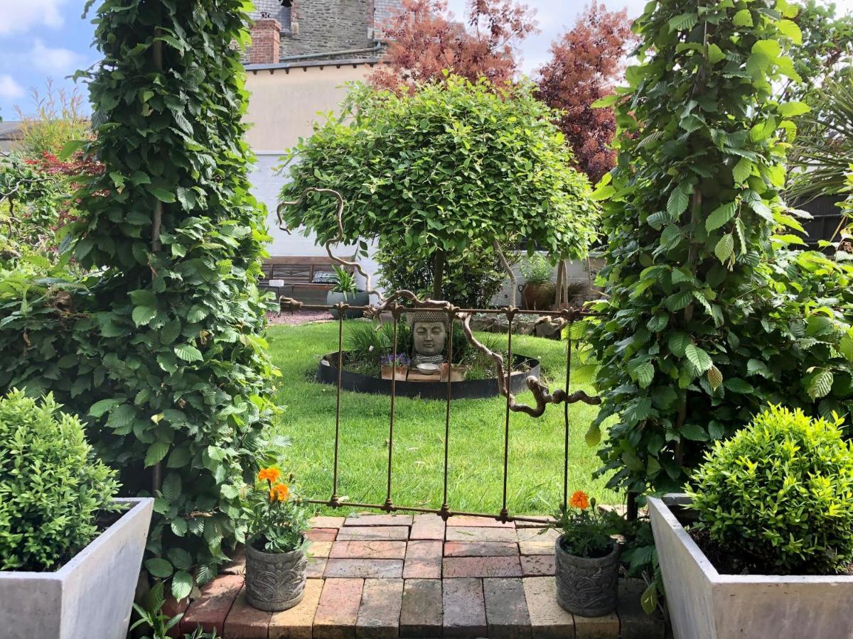 Bed and Breakfast Le Grenier Du Jardin Pontorson Exterior foto