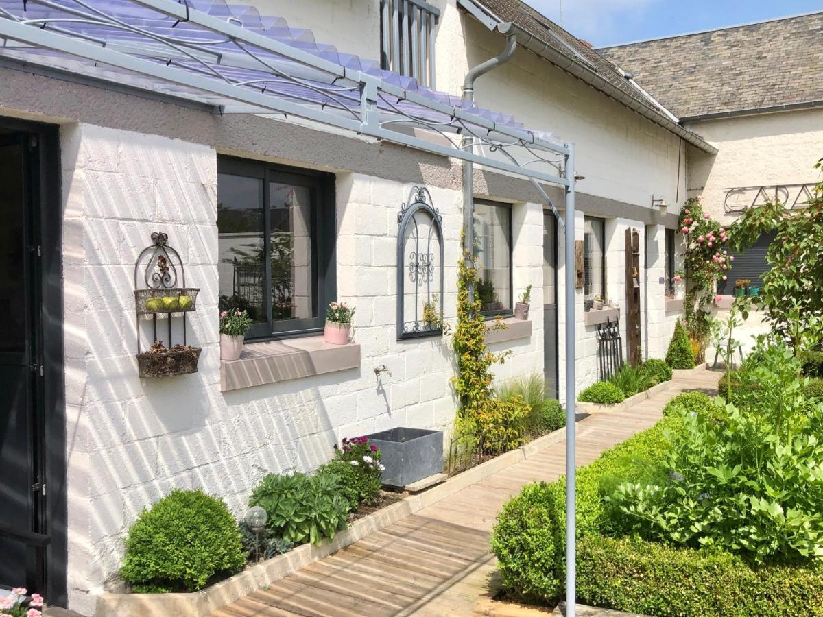 Bed and Breakfast Le Grenier Du Jardin Pontorson Exterior foto